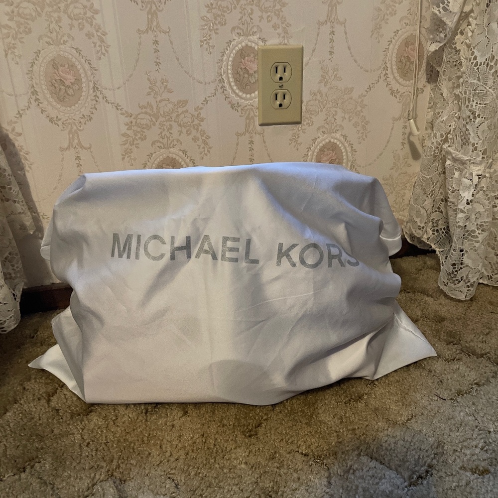Beautiful Michael Kors Handbag